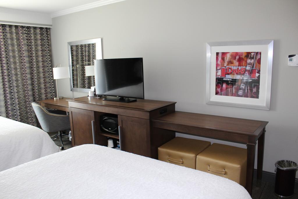 Hampton Inn & Suites Dublin Esterno foto